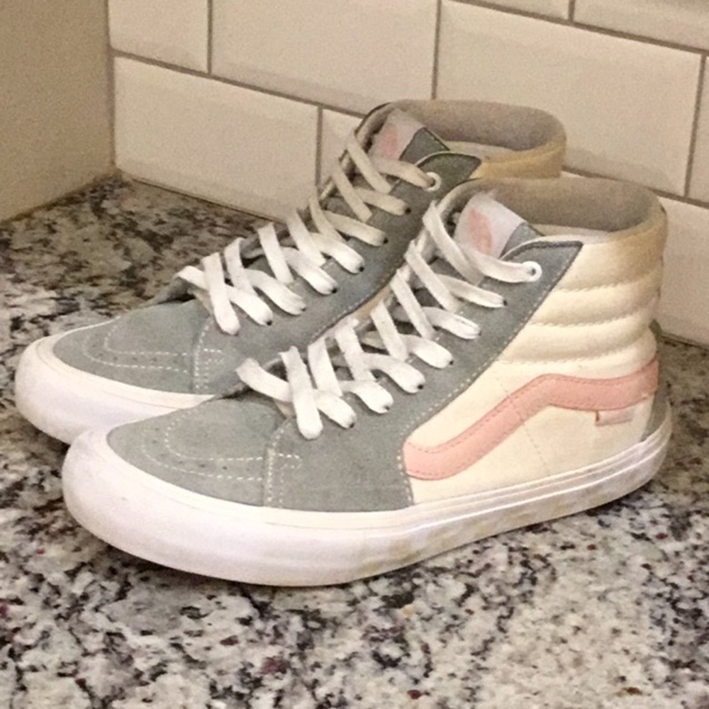 VAN’S SKATEBOARD HI-TOP PRO, GOOD USED CONDITION